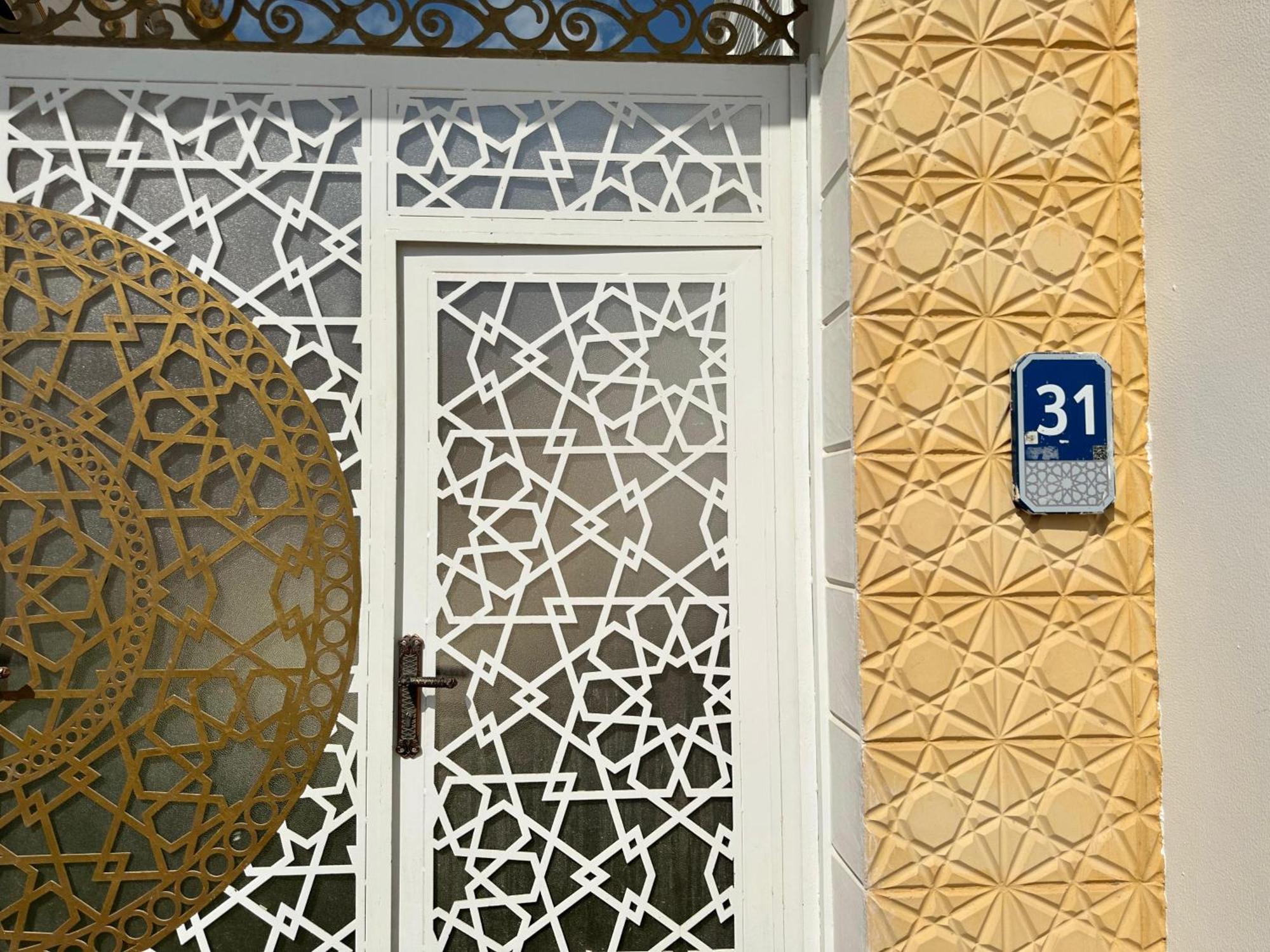 International Abu-Dhabi Hostel Villa Abu Dhabi Ngoại thất bức ảnh
