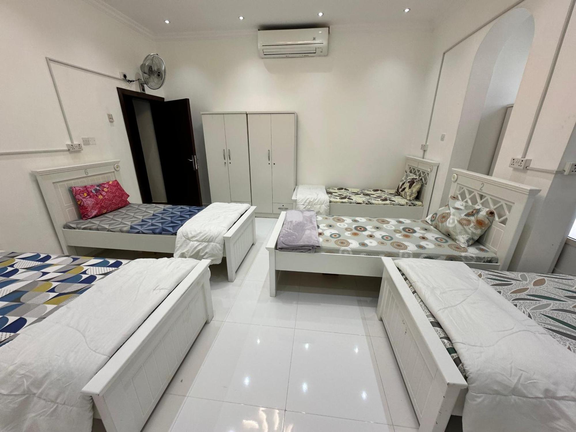 International Abu-Dhabi Hostel Villa Abu Dhabi Ngoại thất bức ảnh