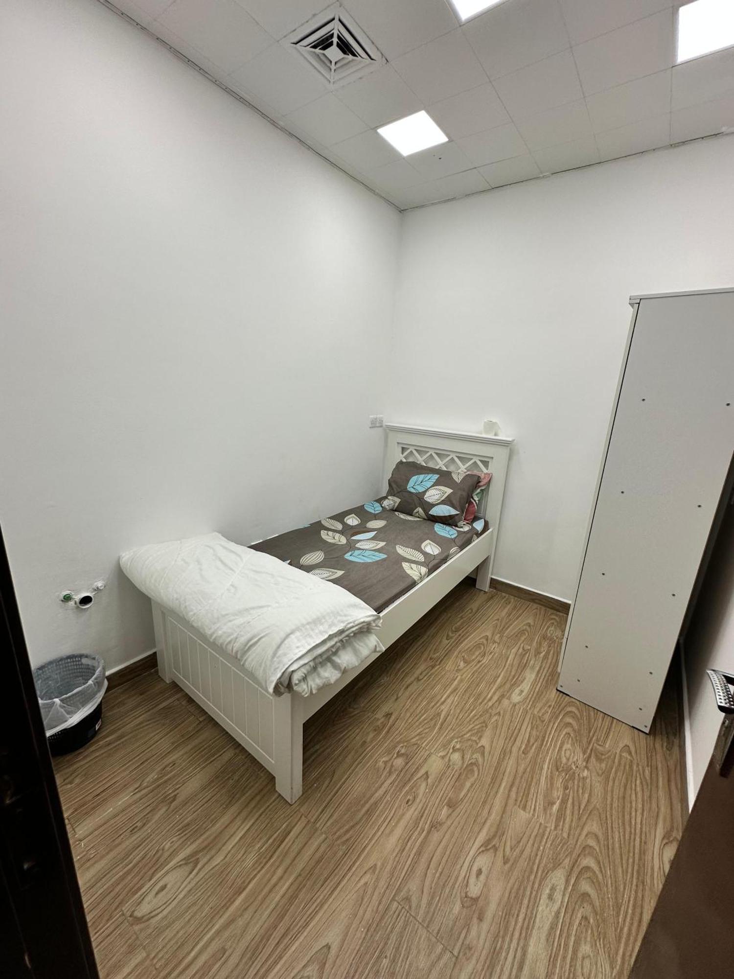 International Abu-Dhabi Hostel Villa Abu Dhabi Ngoại thất bức ảnh