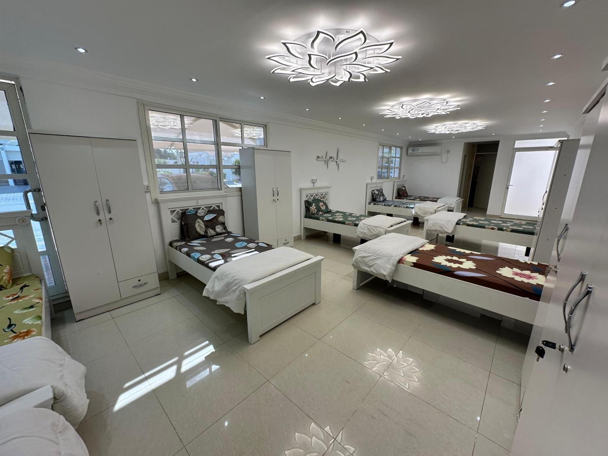 International Abu-Dhabi Hostel Villa Abu Dhabi Ngoại thất bức ảnh