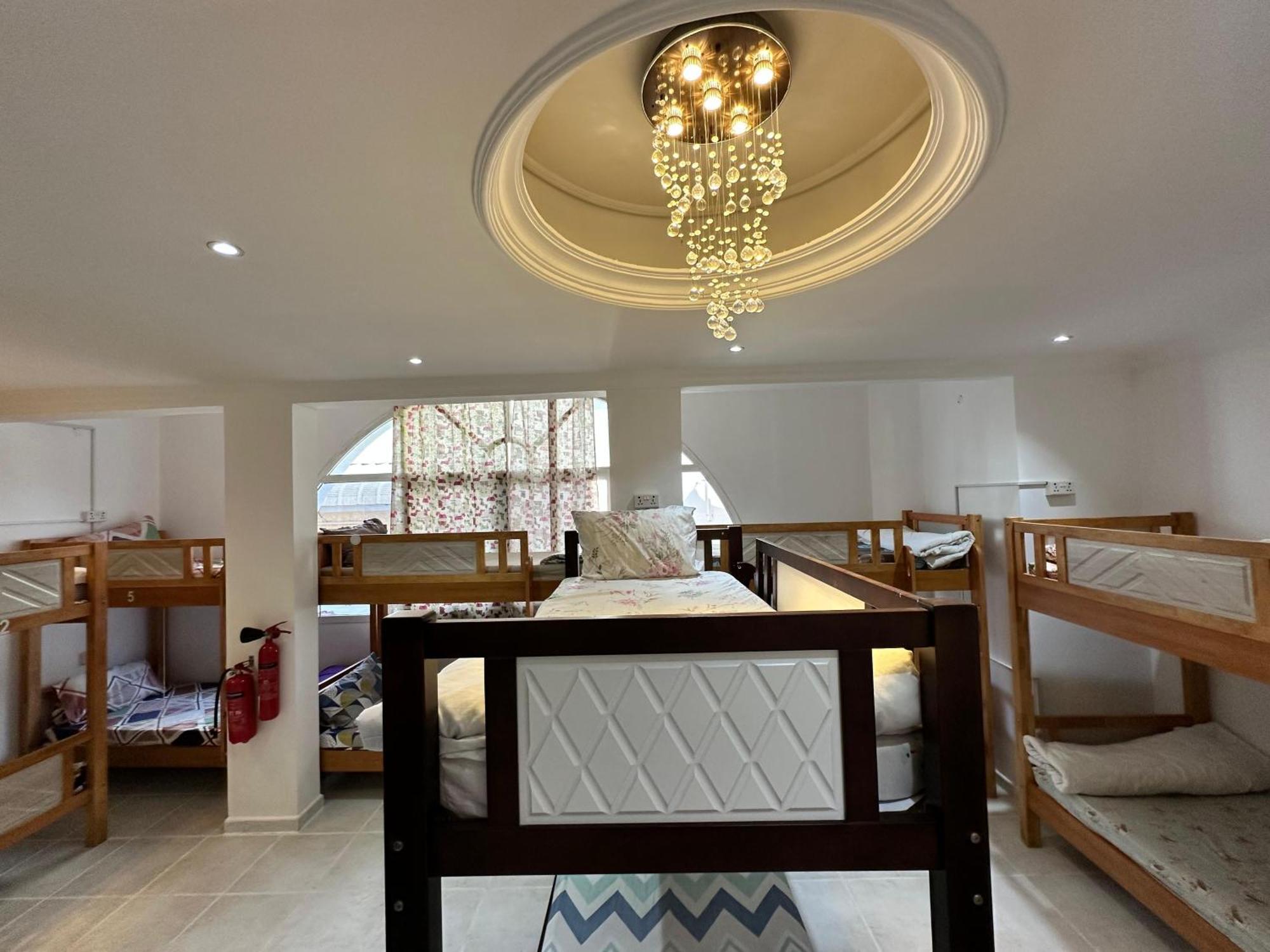 International Abu-Dhabi Hostel Villa Abu Dhabi Ngoại thất bức ảnh