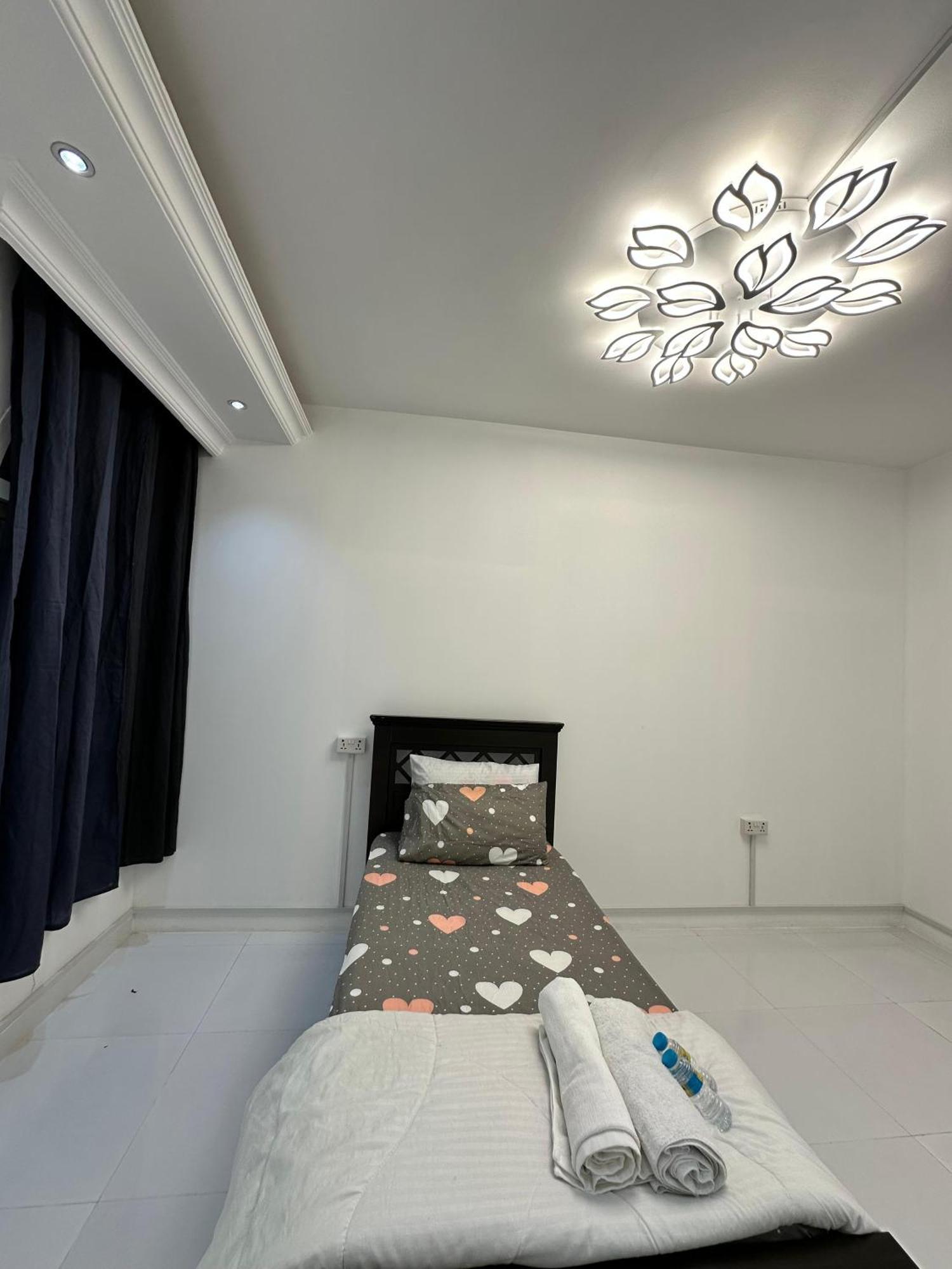 International Abu-Dhabi Hostel Villa Abu Dhabi Ngoại thất bức ảnh