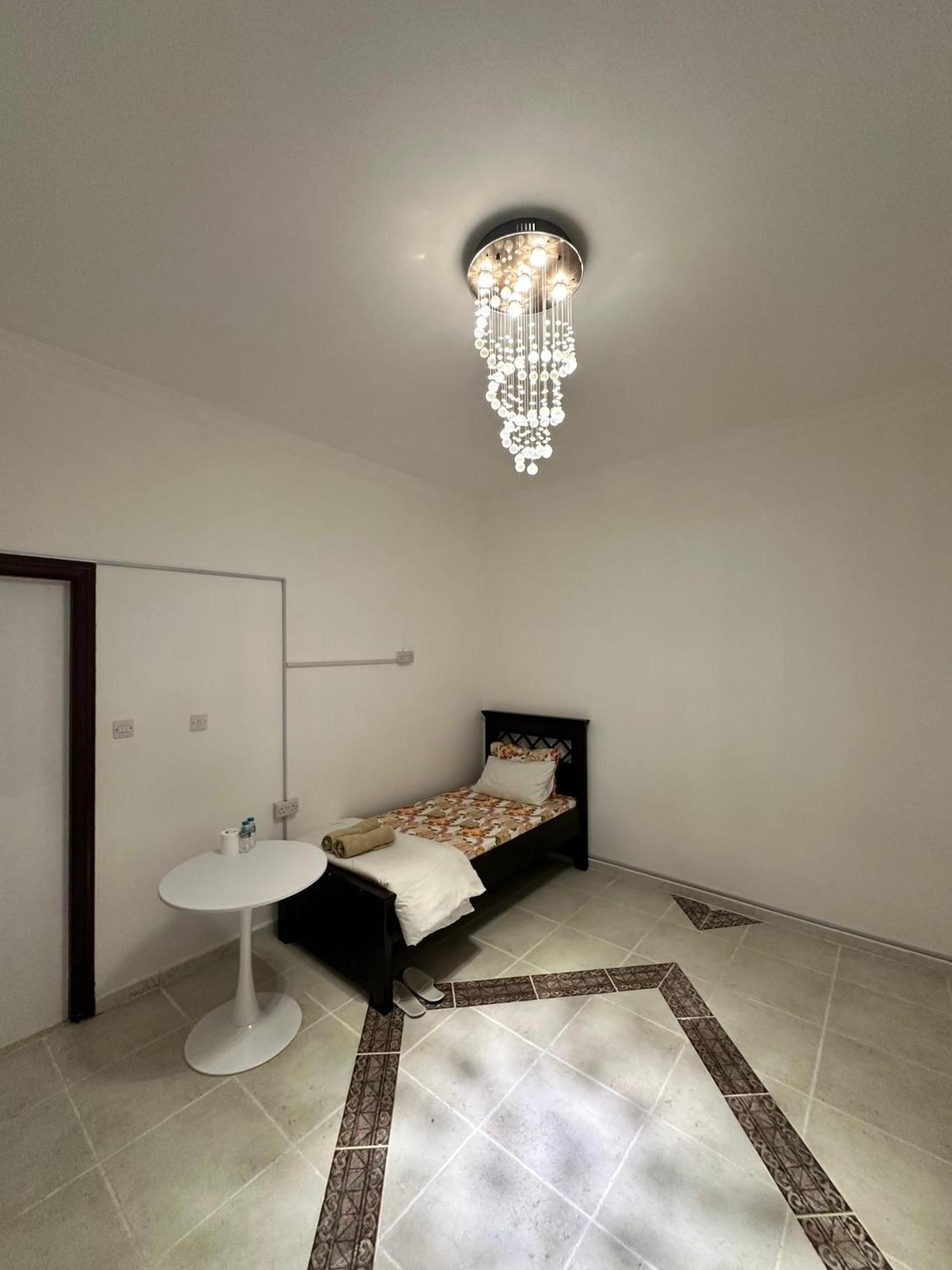 International Abu-Dhabi Hostel Villa Abu Dhabi Ngoại thất bức ảnh