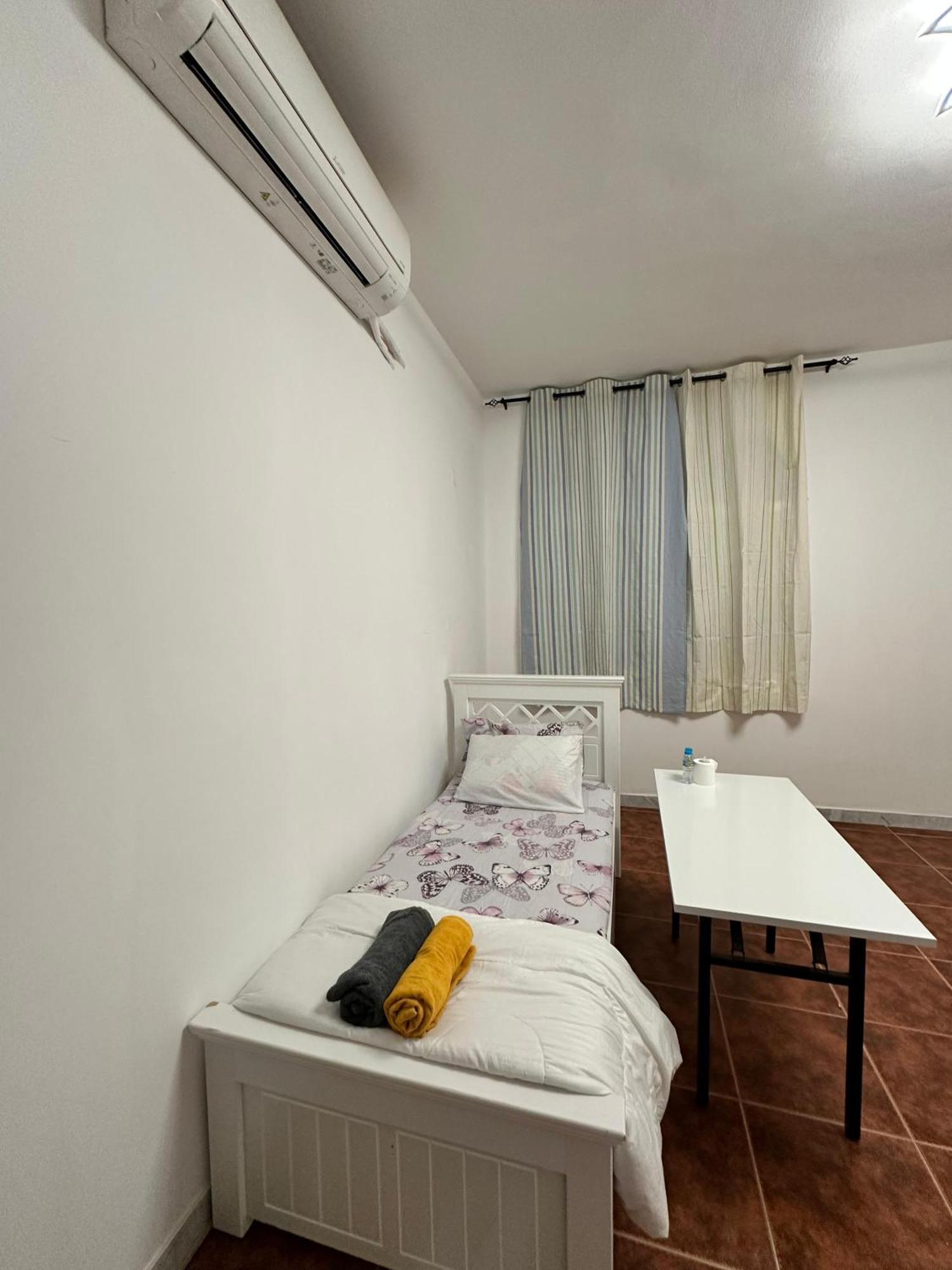 International Abu-Dhabi Hostel Villa Abu Dhabi Ngoại thất bức ảnh