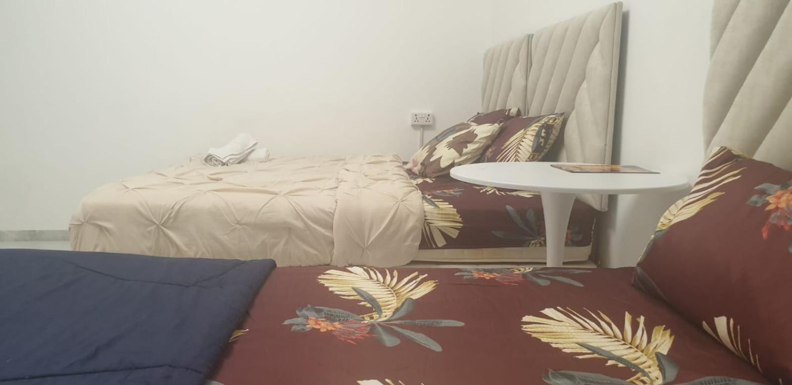 International Abu-Dhabi Hostel Villa Abu Dhabi Ngoại thất bức ảnh