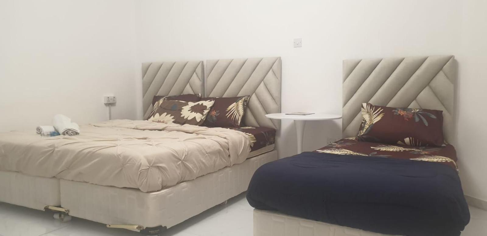 International Abu-Dhabi Hostel Villa Abu Dhabi Ngoại thất bức ảnh